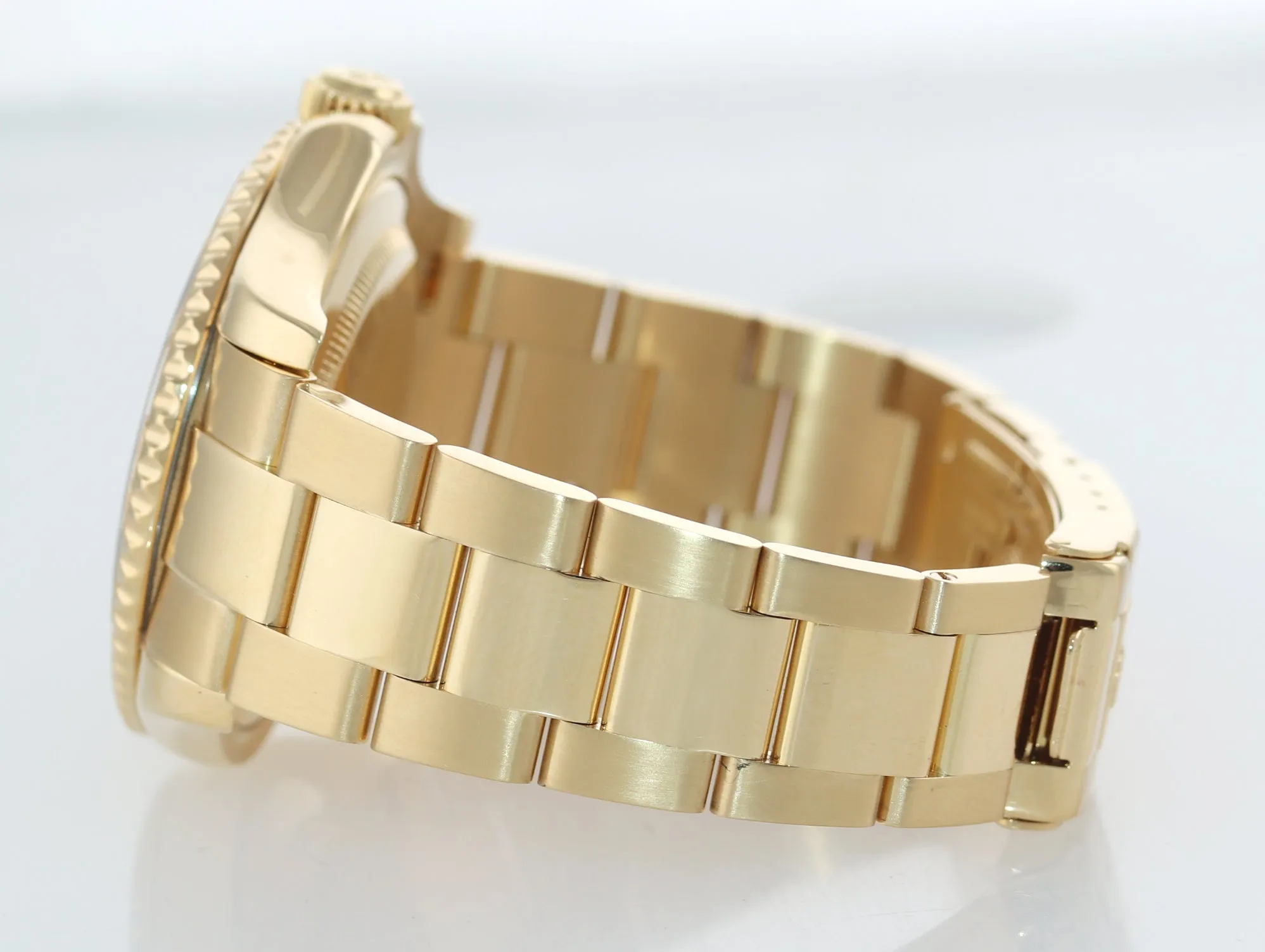 2003 FACTORY Diamond MOP Rolex Yacht-Master 18k Yellow Gold 16628 40mm Watch