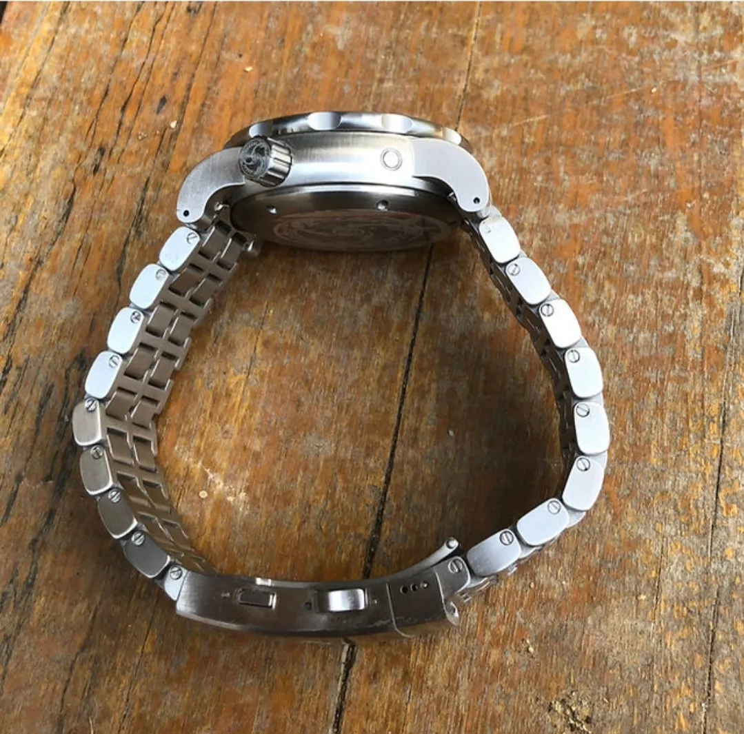 Benarus Dive Watch Mako Red 44mm