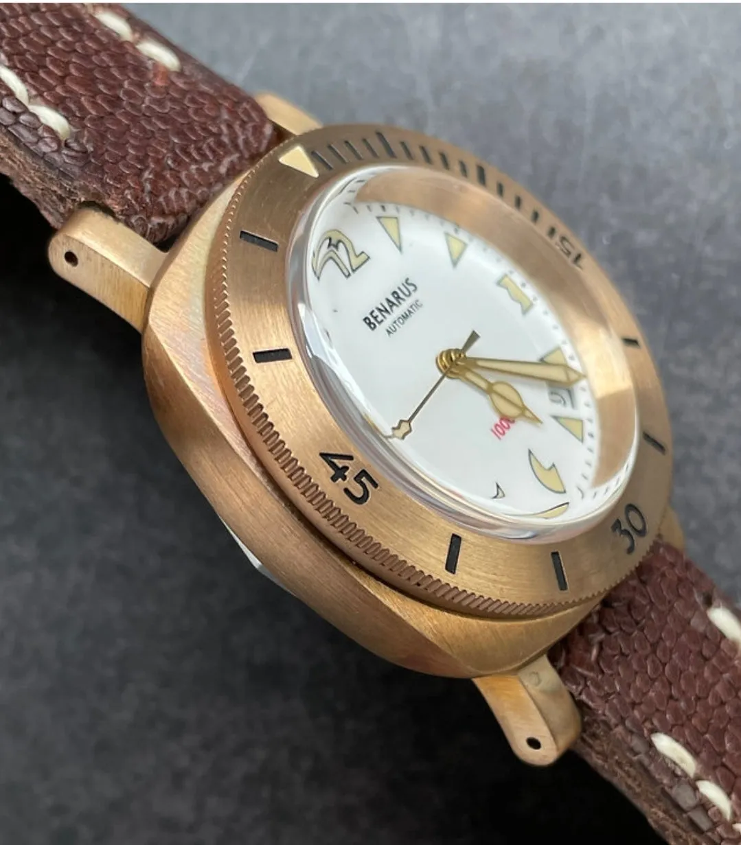 Benarus Moray Watch 38 bronze brushed white vintage lume