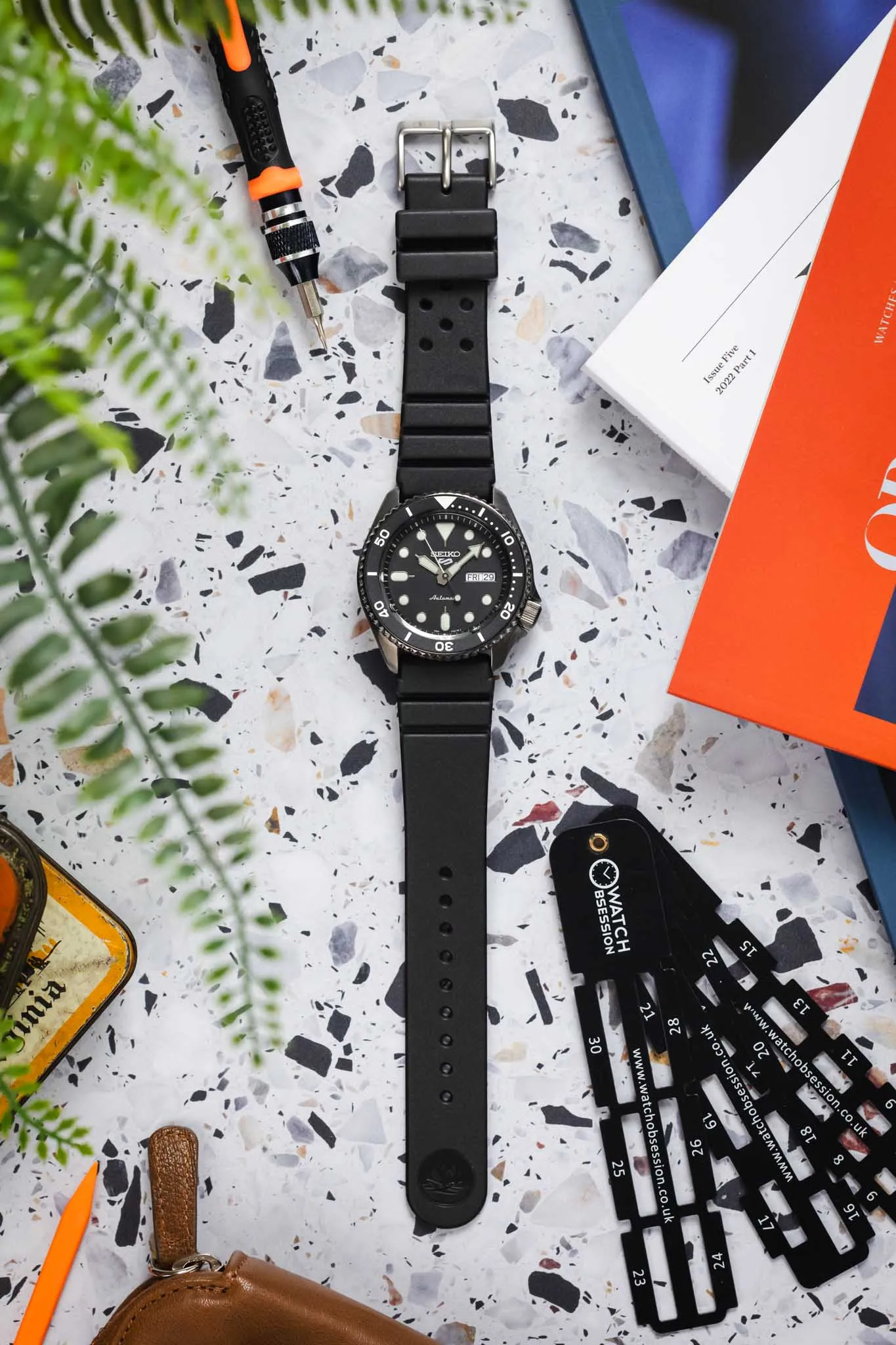 Bonetto Cinturini 284 Premium Rubber Sports Watch Strap in BLACK