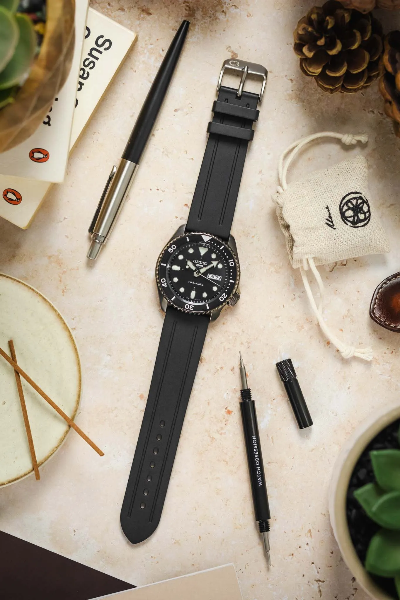 Bonetto Cinturini 319 Premium Rubber Sports Watch Strap in BLACK