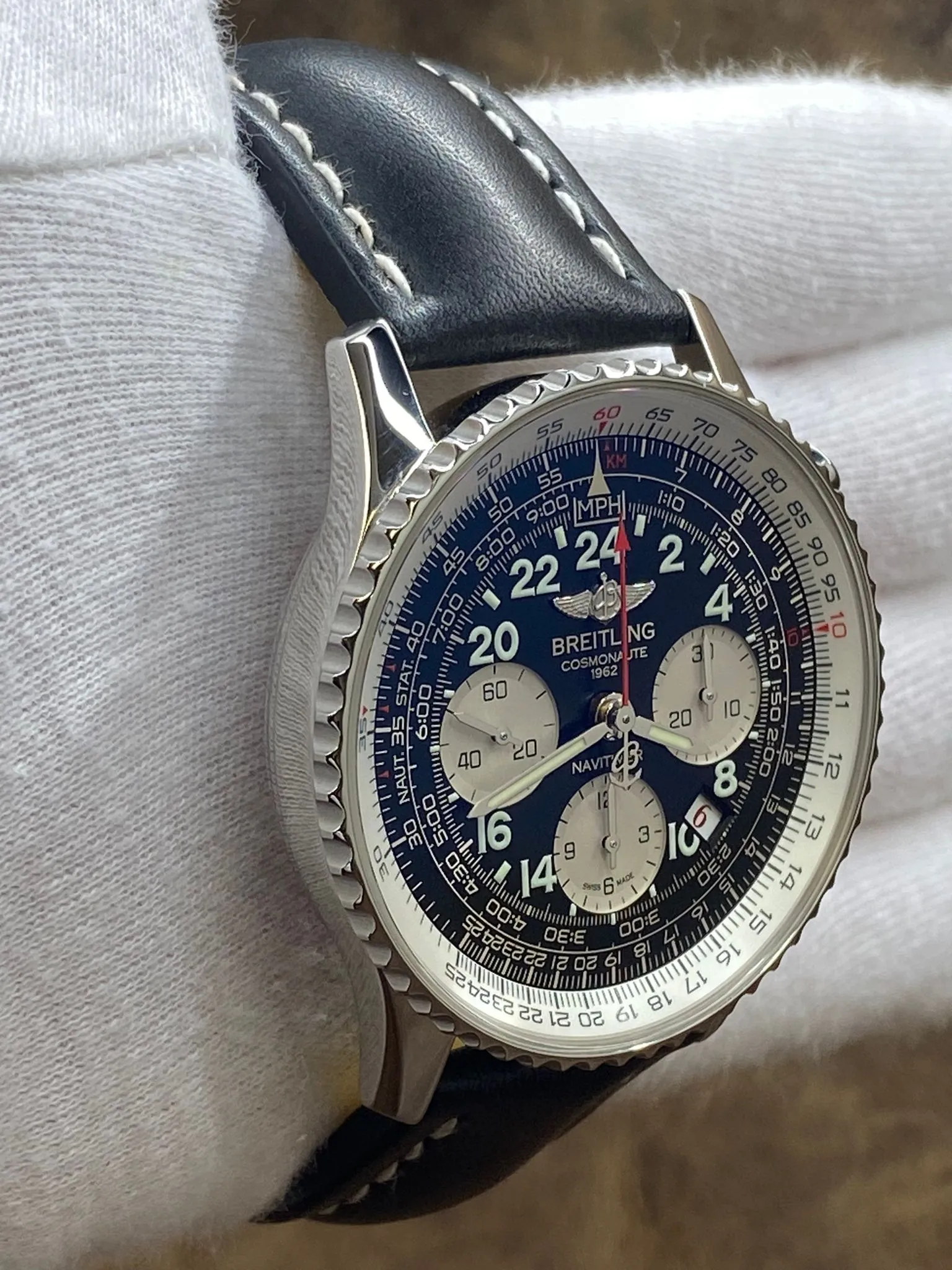 Breitling Navitimer Cosmonaute L.E 1962pcs Carpenter Aurora Mercury  AB0210 Black Panda Dial Manual Winding Men's Watch