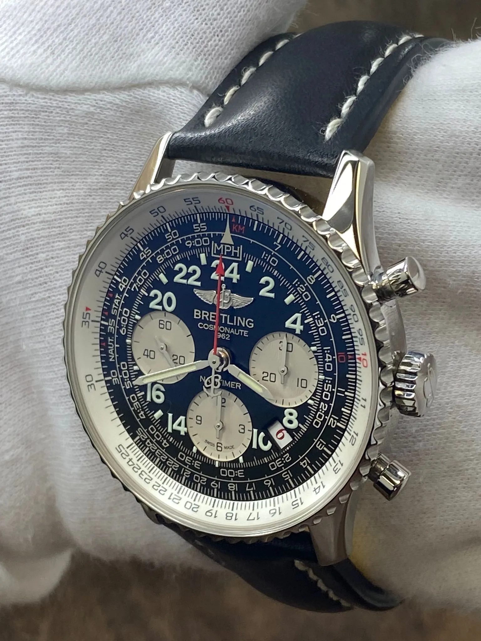Breitling Navitimer Cosmonaute L.E 1962pcs Carpenter Aurora Mercury  AB0210 Black Panda Dial Manual Winding Men's Watch