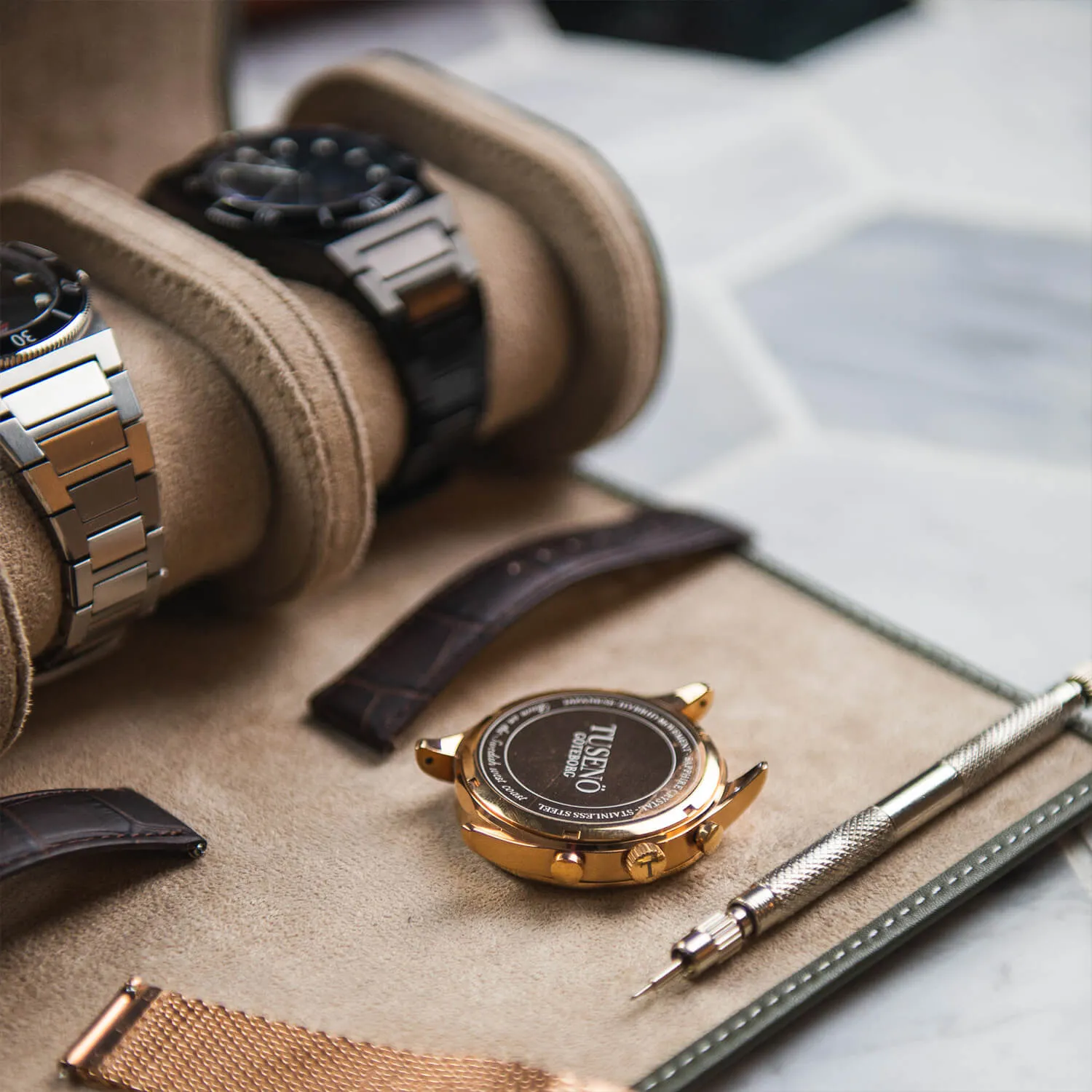 LEATHER WATCH ROLL – BROWN LYCHEE