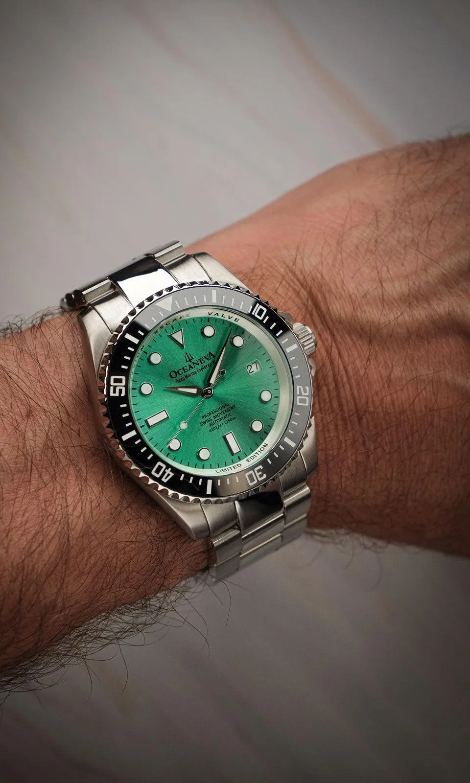 Oceaneva Men's Deep Marine Explorer II 1250M Pro Diver Watch Aquamarine Burst Dial
