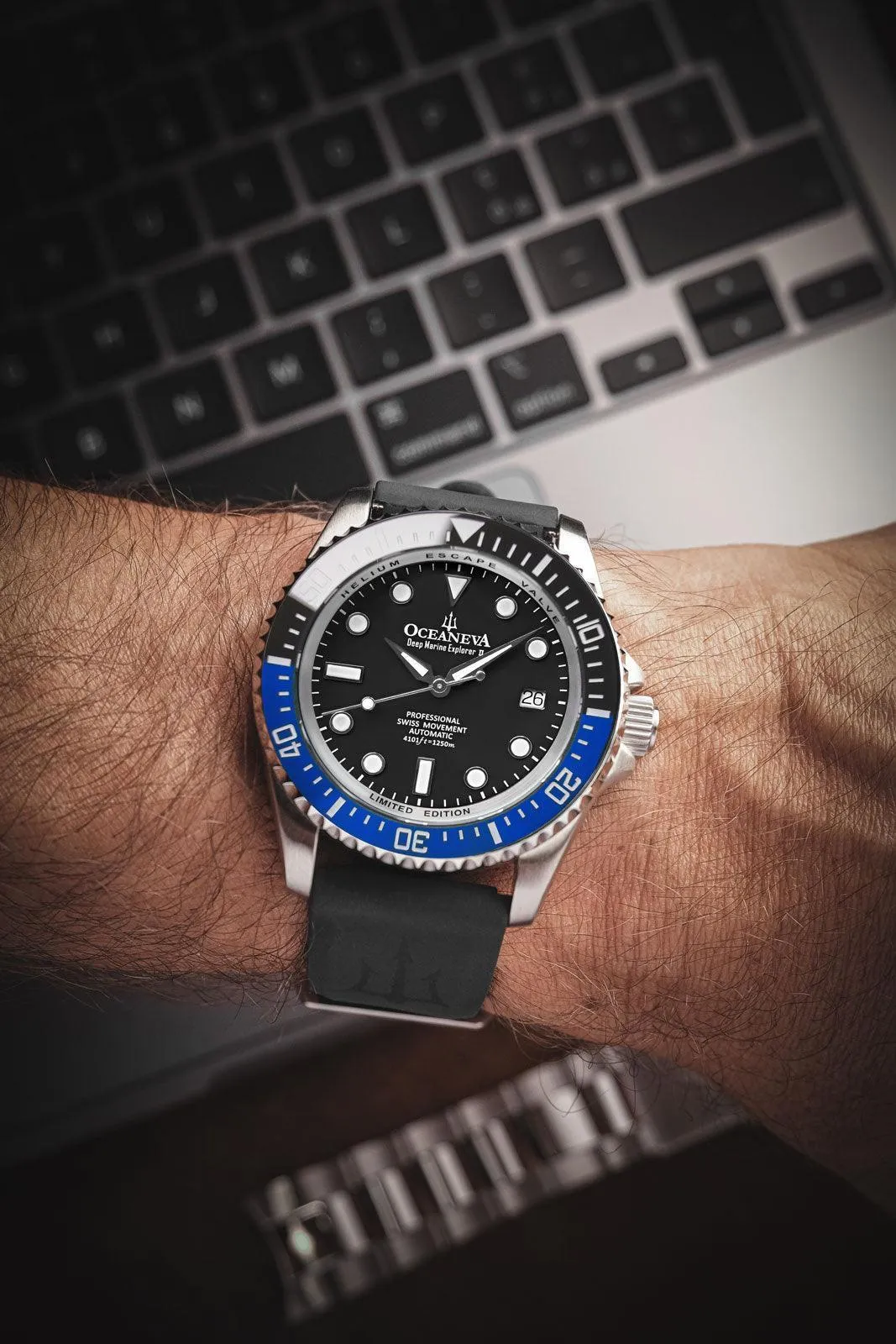 Oceaneva Men's Deep Marine Explorer II 1250M Pro Diver Watch Blue and Black