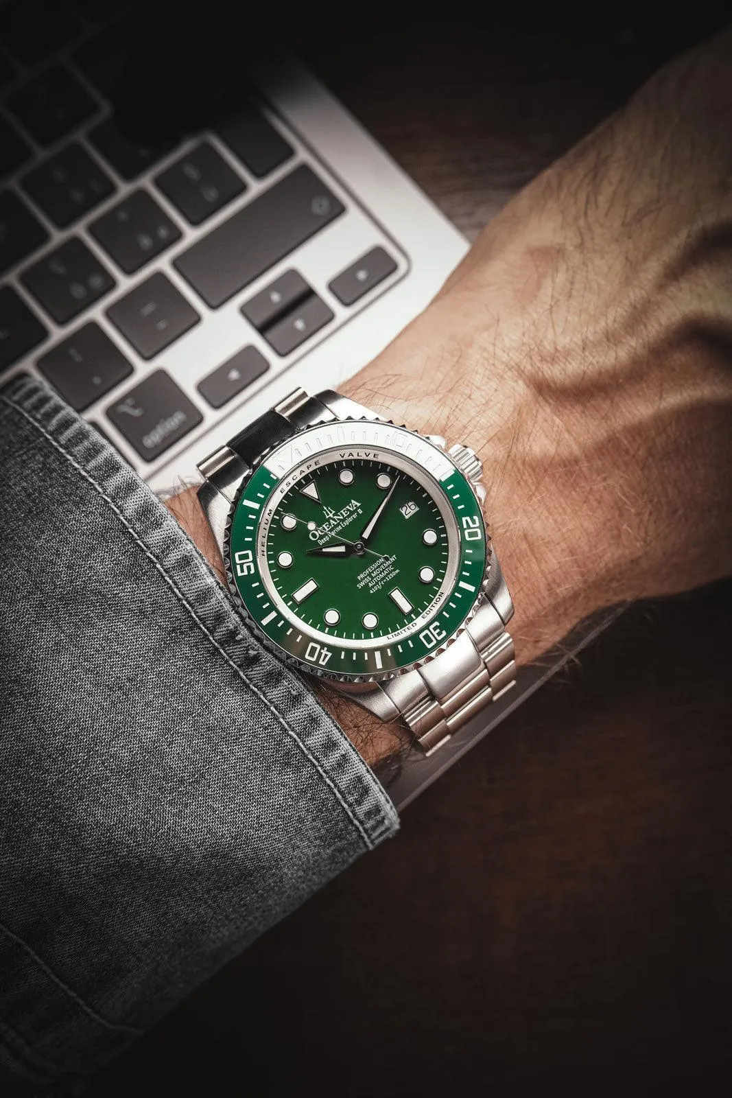Oceaneva Men's Deep Marine Explorer II 1250M Pro Diver Watch Green and Green