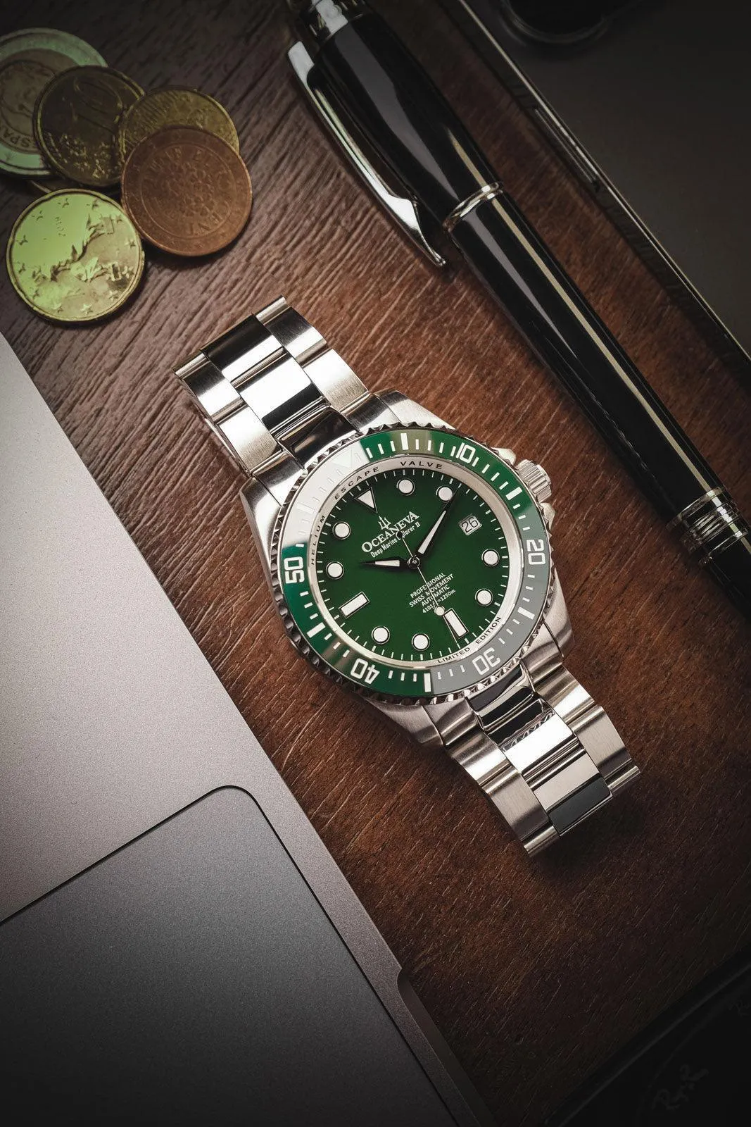 Oceaneva Men's Deep Marine Explorer II 1250M Pro Diver Watch Green and Green
