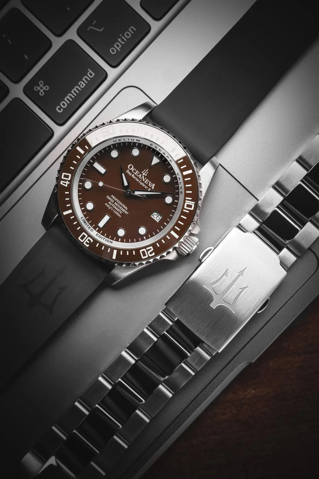 Oceaneva Men's Deep Marine Explorer II1250M Pro Diver Watch Brown