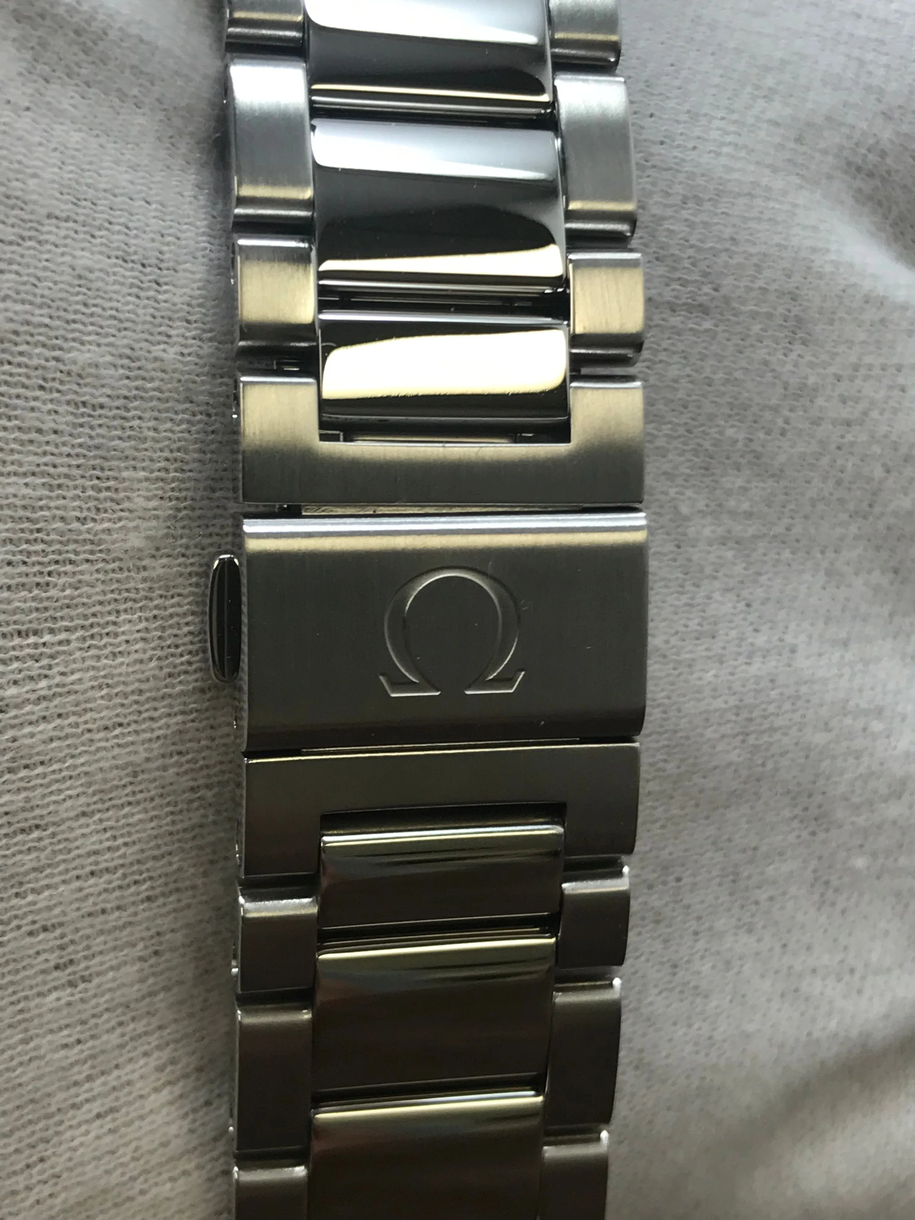 Omega Seamaster Aqua Terra James Bond Spectre Full B&P 231.10.42.21.03.004 Blue Dial Automatic Men's Watch