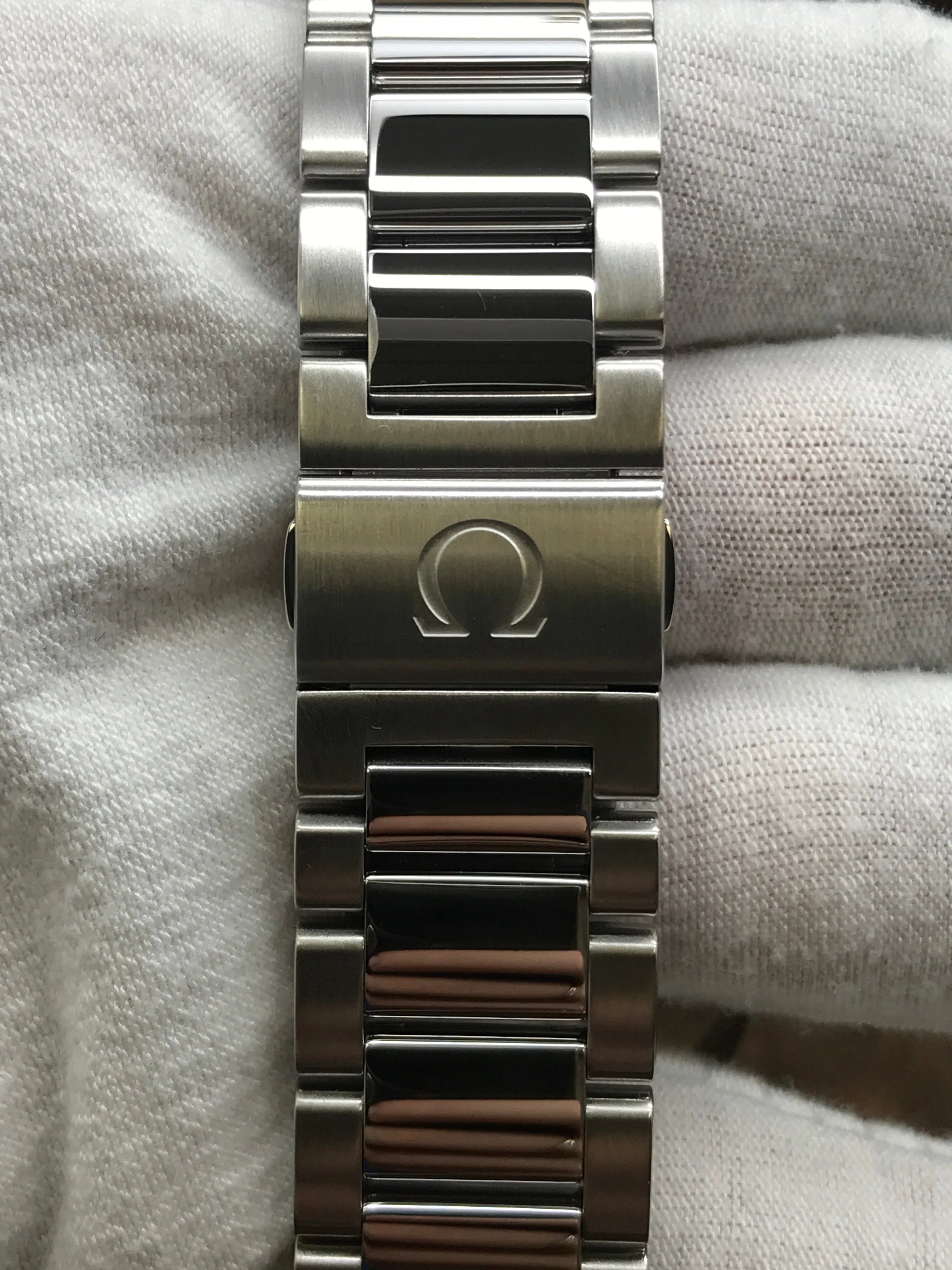 Omega Seamaster Aqua Terra James Bond Spectre L.E 231.10.42.21.03.004 Blue Dial Automatic Men's Watch