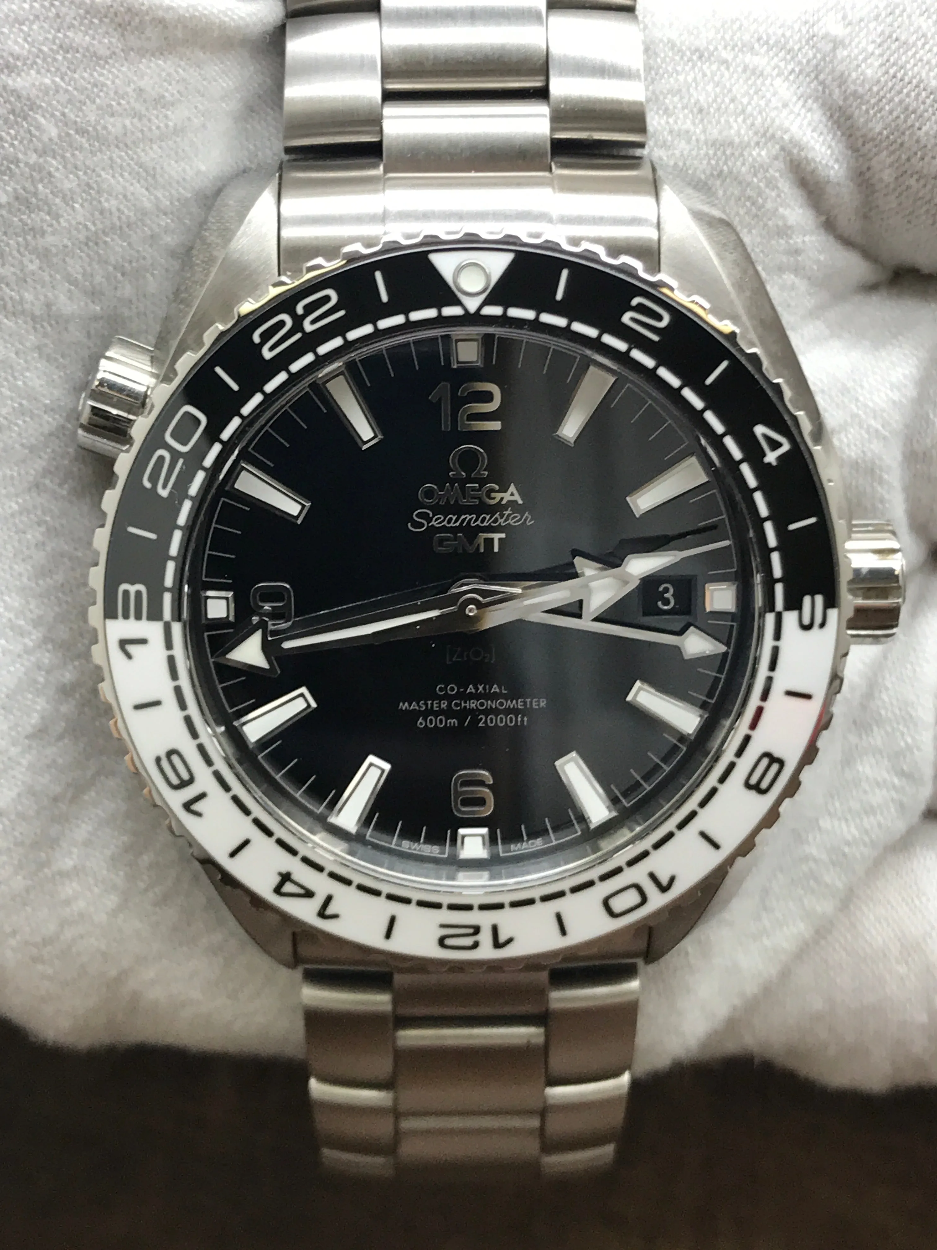 Omega Seamaster Planet Ocean GMT 215.30.44.22.01.001 Black Dial Automatic Men's Watch