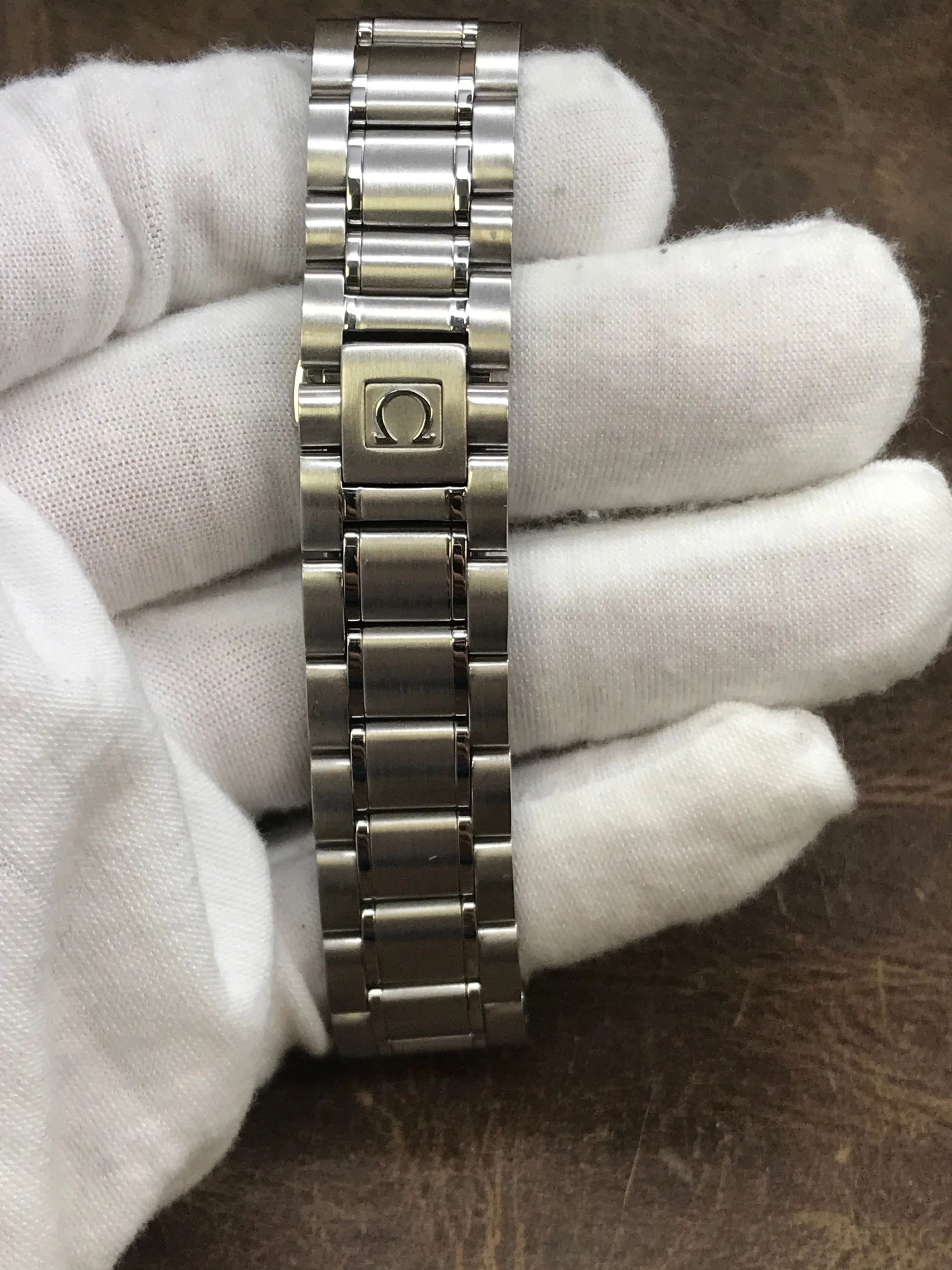 Omega Speedmaster Day-Date 3523.30.00 Silver Dial Automatic Men's Watch