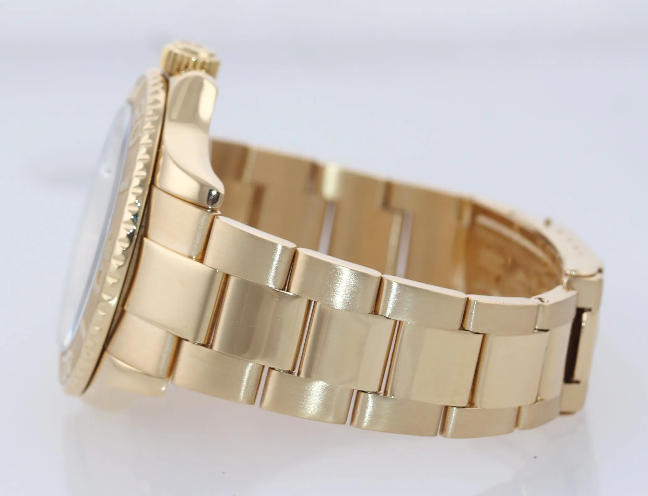 PAPERS 2005 MINT Rolex Yacht-Master 18k Yellow Gold White Dial 16628 40mm Watch