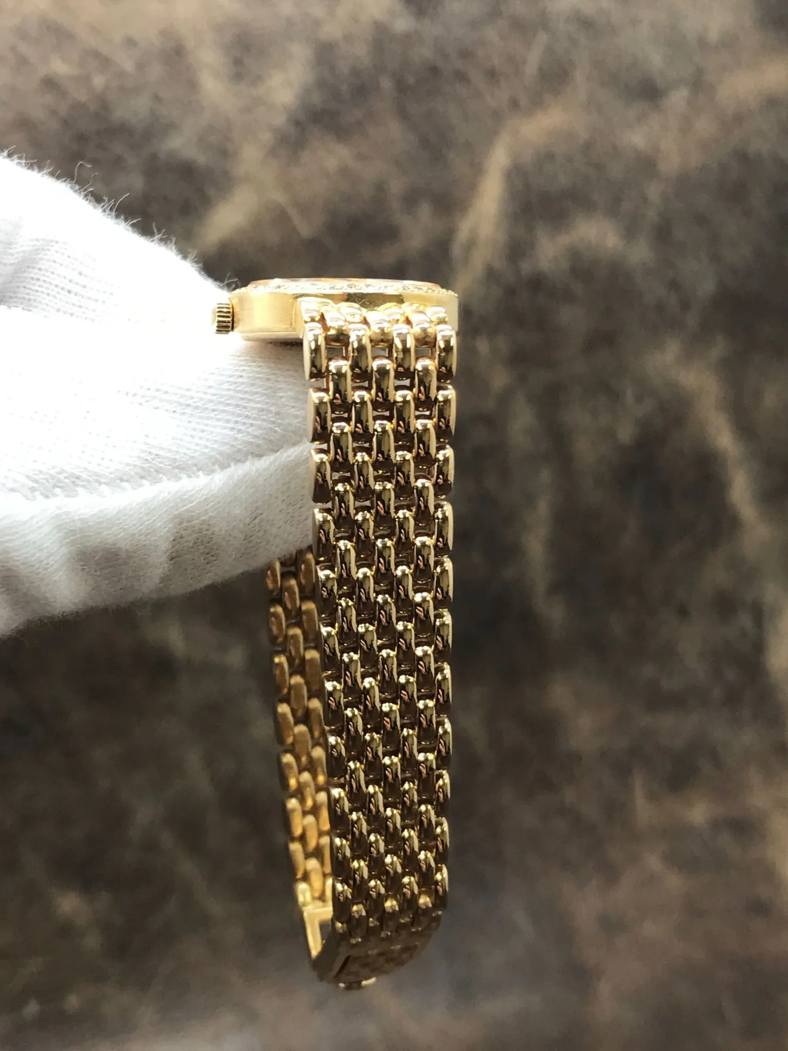 Patek Philippe Calatrava 4707/11 Mother of Pearl Diamond Dial Quartz Women's Watch