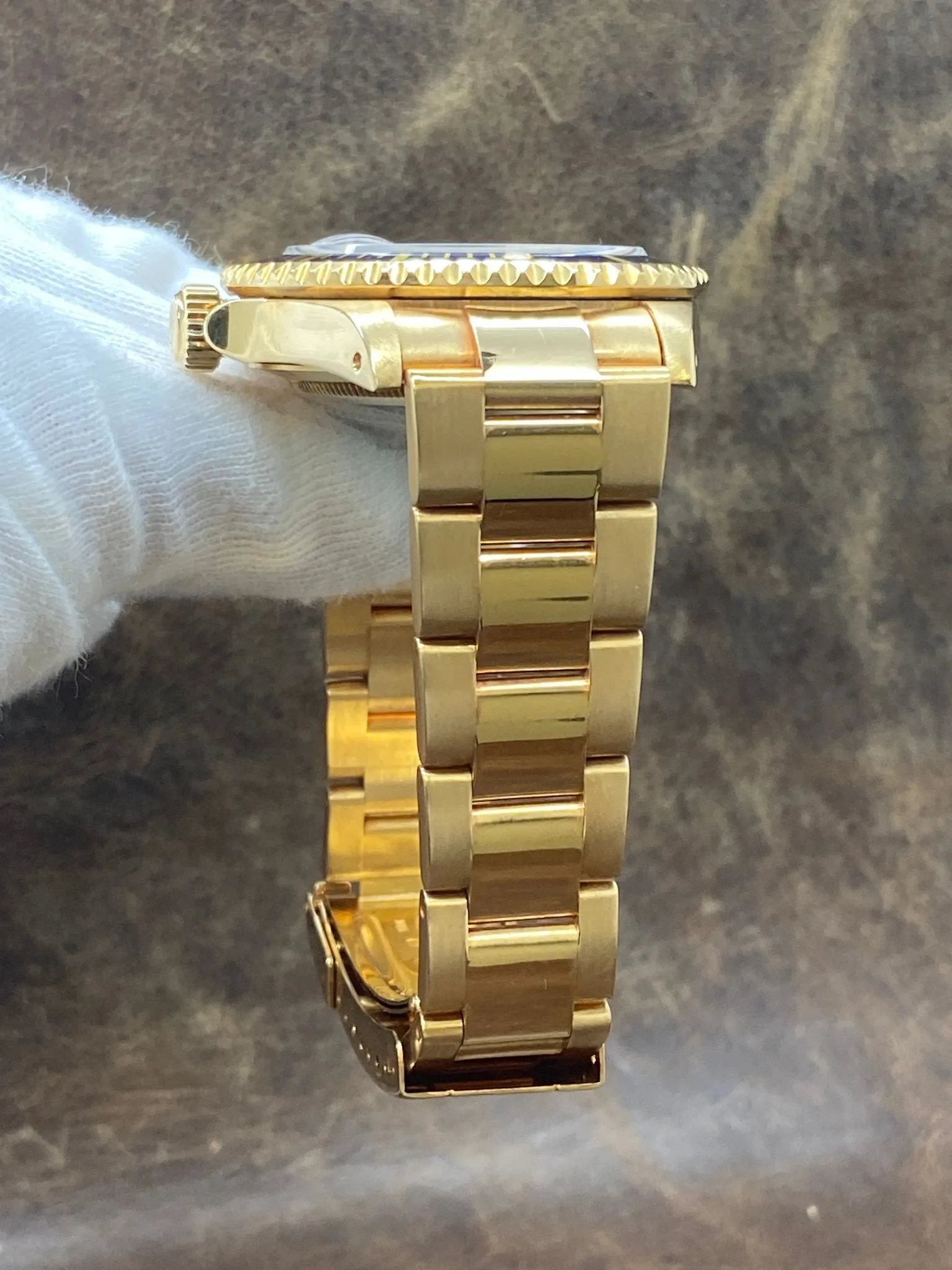 Rolex Submariner 18k Gold Unpolished 16618 Blue Dial Automatic Men's Watch