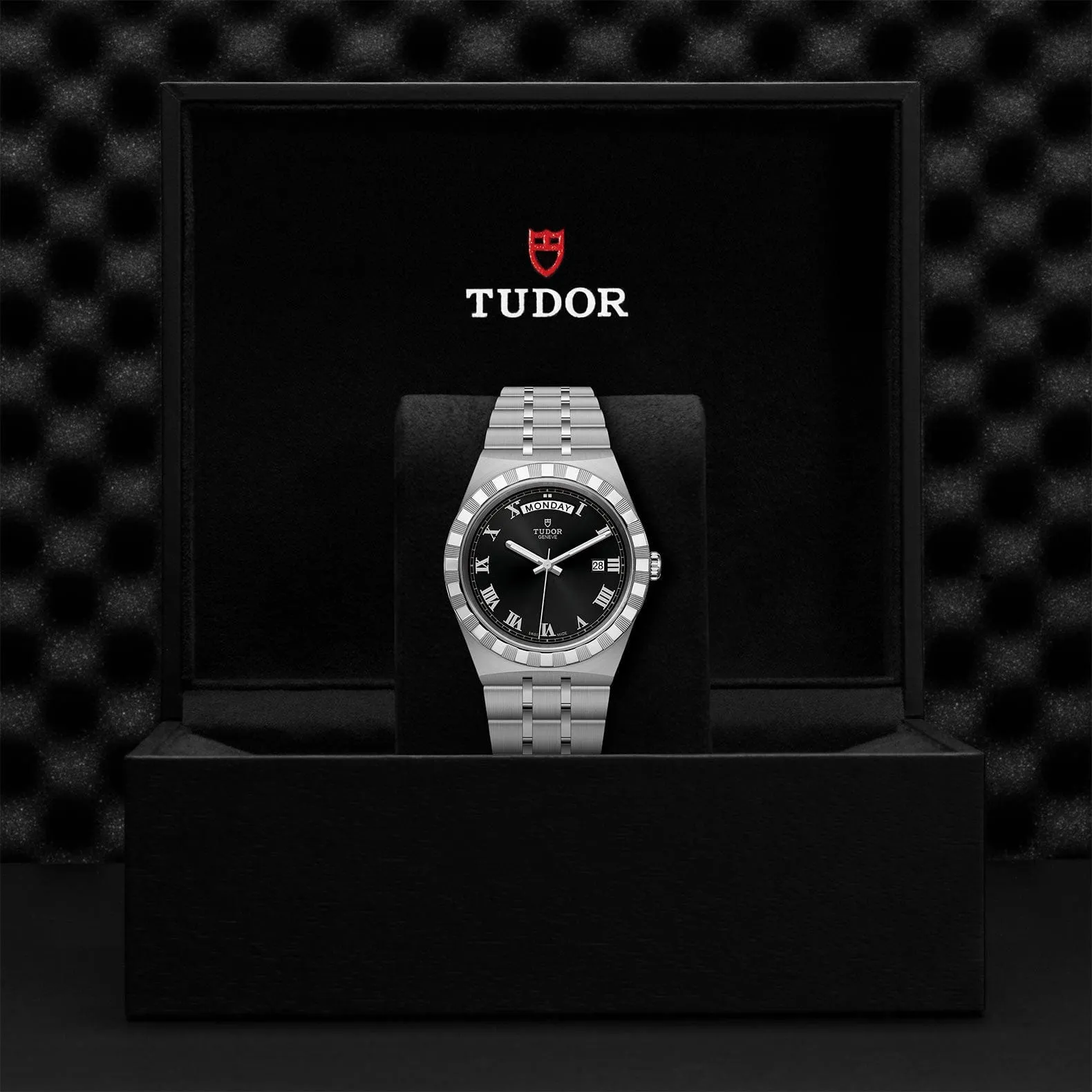 TUDOR ROYAL