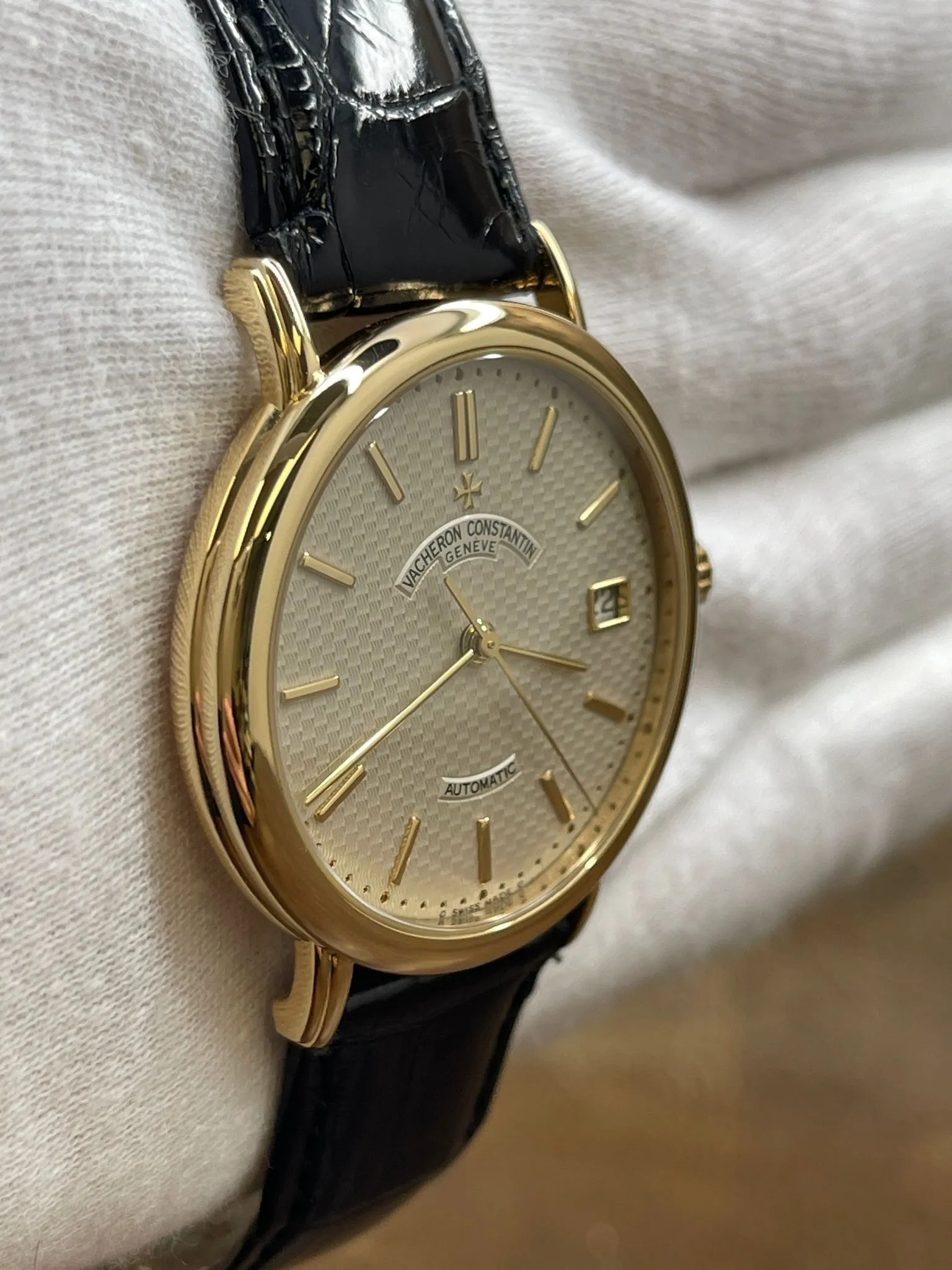 Vacheron Constantin Les Essentielles L'Anglaise Custom 18K Gold Deployment 47002 Beige Dial Automatic Watch