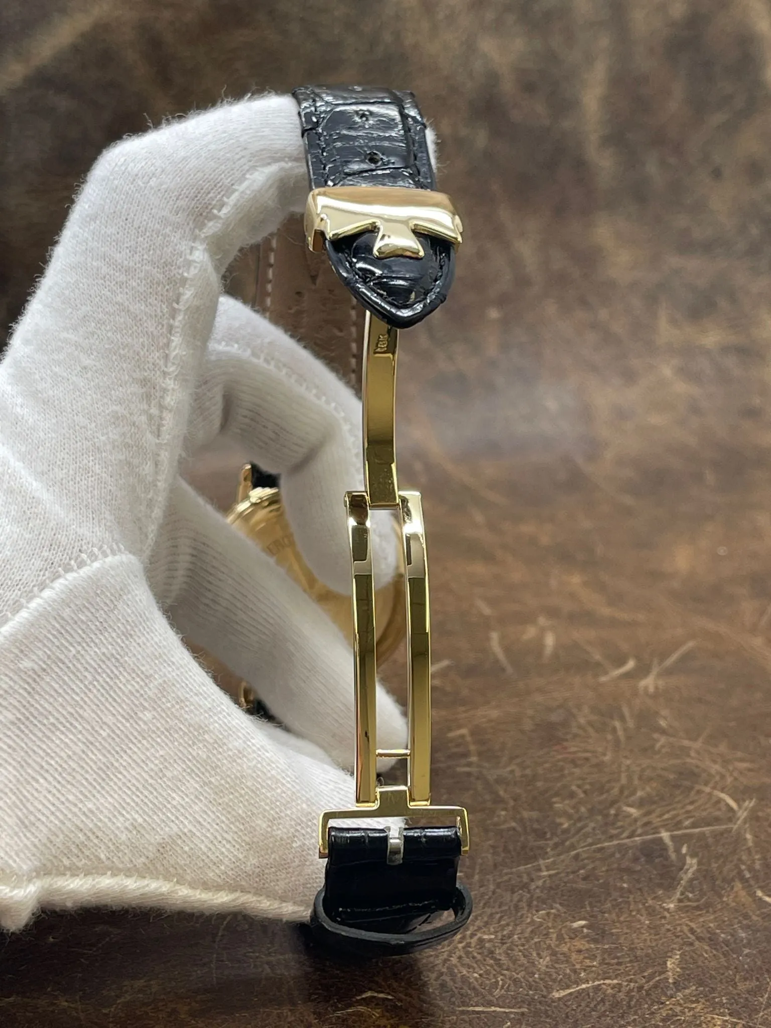 Vacheron Constantin Les Essentielles L'Anglaise Custom 18K Gold Deployment 47002 Beige Dial Automatic Watch